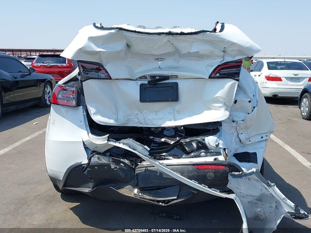 2024 TESLA MODEL Y 7SAYGDED8RF201955 Photo 5