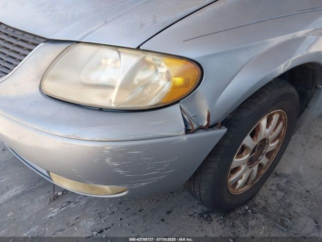2003 CHRYSLER TOWN & COUNTRY 2C8GP54LX3R105648 Photo 5