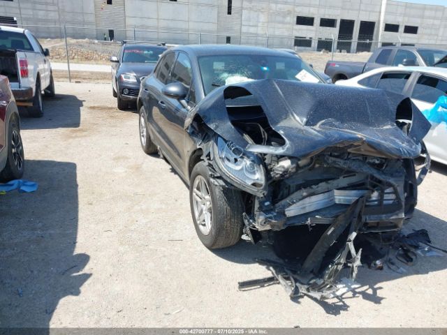 2017 PORSCHE MACAN WP1AA2A51HLB04884 Photo 0