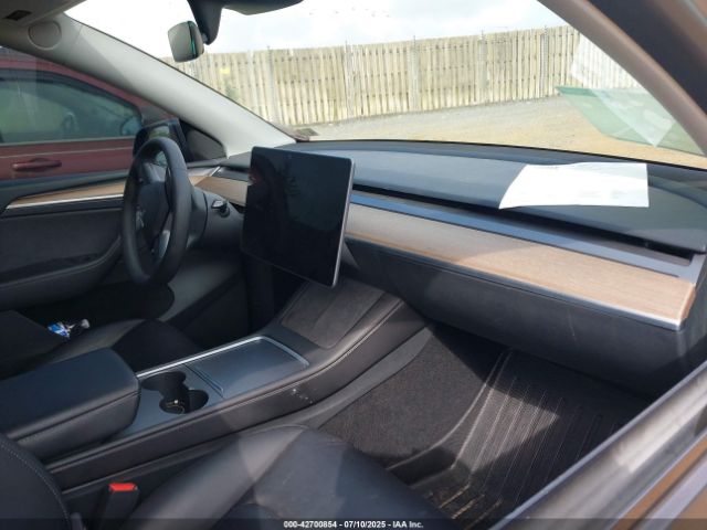 2023 TESLA MODEL Y 7SAYGDEE4PF637093 Photo 4