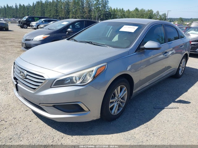 Hyundai 2017 2017 5NPE24AF8HH575584 Image 2