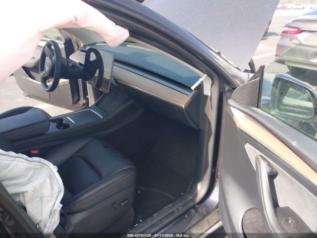2024 TESLA MODEL Y 7SAYGDEE0RF007882 Photo 4