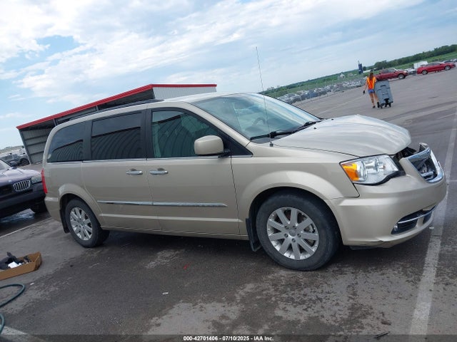 2C4RC1BG4FR628334 Chrysler Town and Country