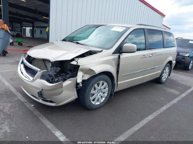 2C4RC1BG4FR628334 Chrysler Town and Country