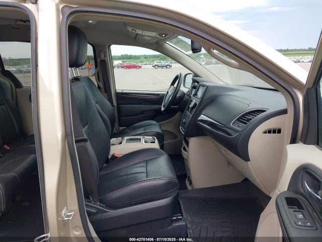 2C4RC1BG4FR628334 Chrysler Town and Country