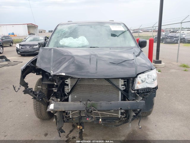 2C4RC1BG4GR295716 Chrysler Town and Country