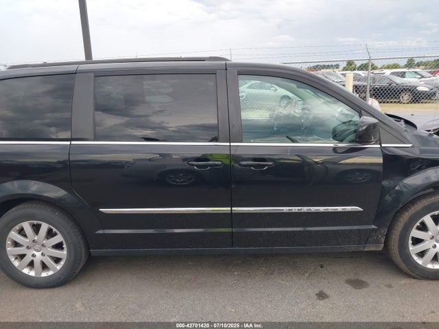 2C4RC1BG4GR295716 Chrysler Town and Country