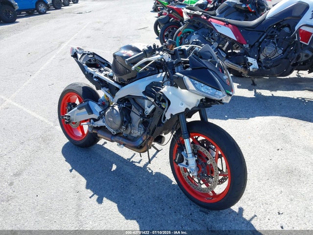 2022 APRILIA TUONO ZD4KSUM07NS000288