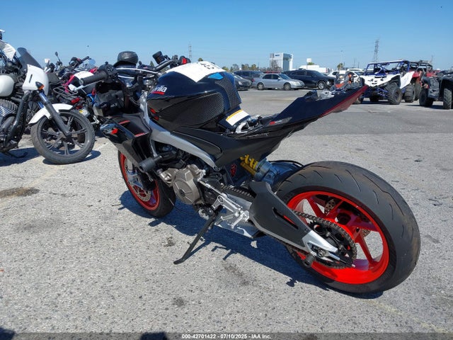 2022 APRILIA TUONO ZD4KSUM07NS000288 Photo 2