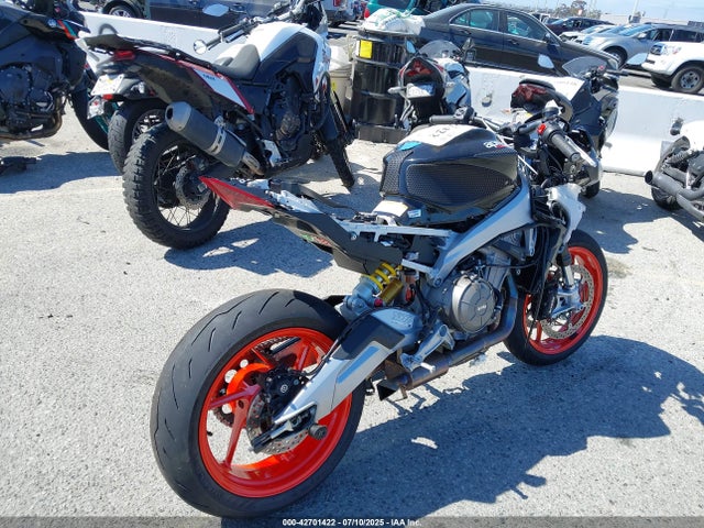 2022 APRILIA TUONO ZD4KSUM07NS000288 Photo 3