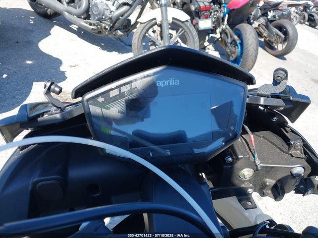 2022 APRILIA TUONO ZD4KSUM07NS000288 Photo 6