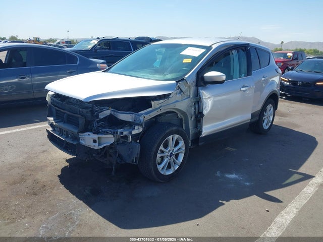 Ford ESCAPE SE 2017 1FMCU0GD2HUA54569 Image 2