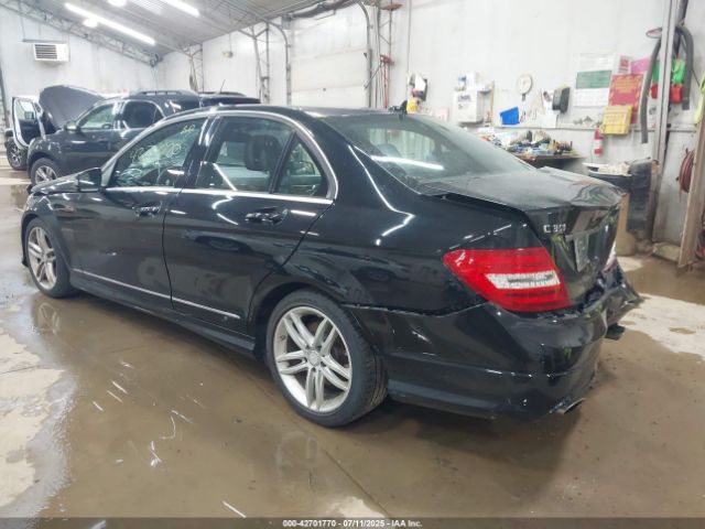 2012 MERCEDES-BENZ C 300 WDDGF8BB8CR234631 Photo 2