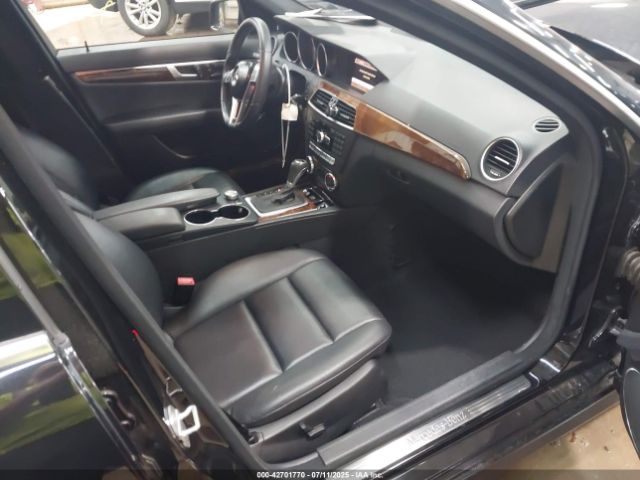 2012 MERCEDES-BENZ C 300 WDDGF8BB8CR234631 Photo 4