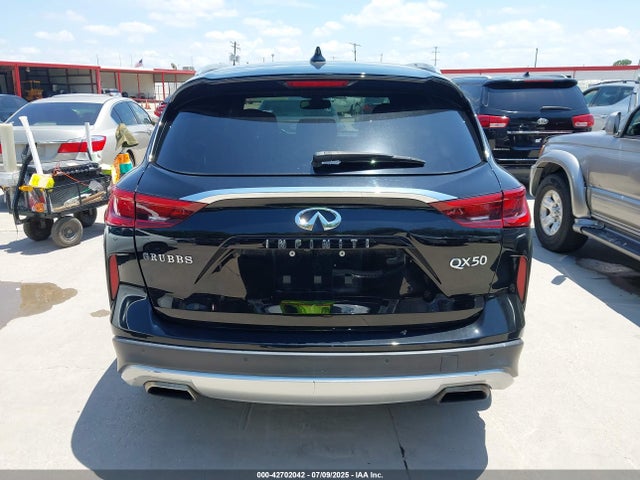 3PCAJ5M1XKF126209 Infiniti QX50