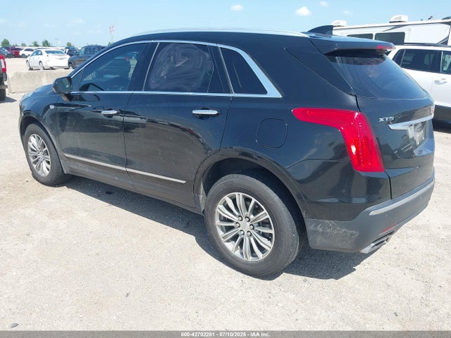 2017 CADILLAC XT5 1GYKNBRS7HZ317351 Photo 2