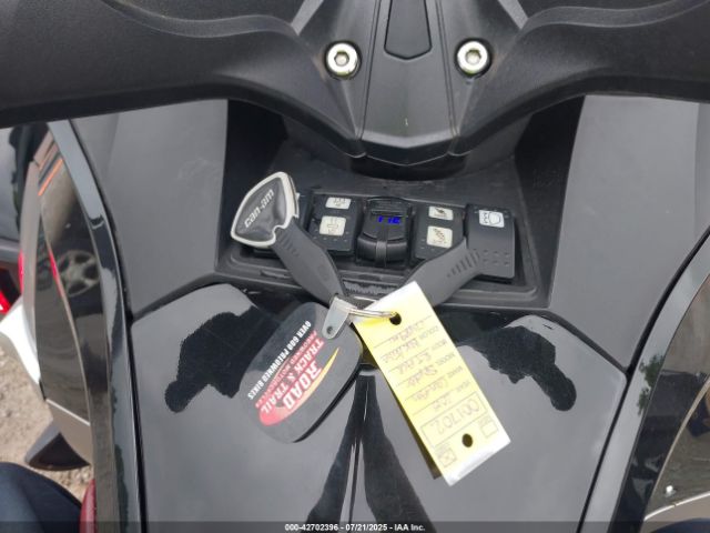 2015 CAN-AM SPYDER ROADSTER 2BXNBDD21FV001702 Photo 10
