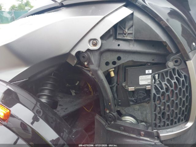 2015 CAN-AM SPYDER ROADSTER 2BXNBDD21FV001702 Photo 8