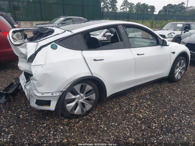 2023 TESLA MODEL Y 7SAYGDEE2PA182516 Photo 3