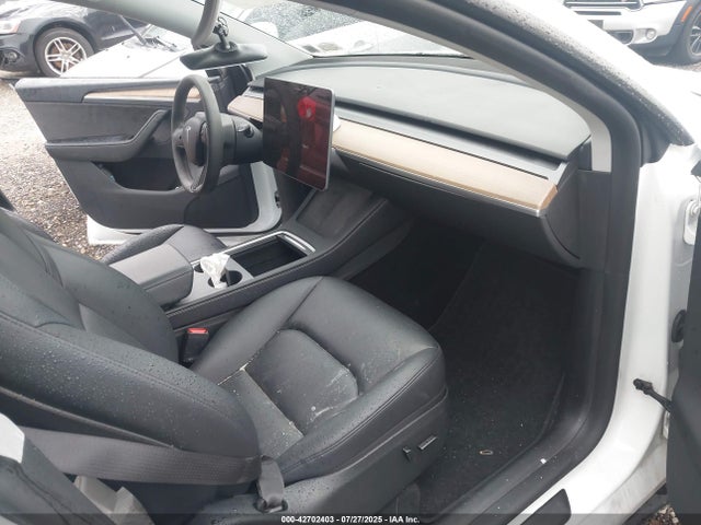 2023 TESLA MODEL Y 7SAYGDEE2PA182516 Photo 4