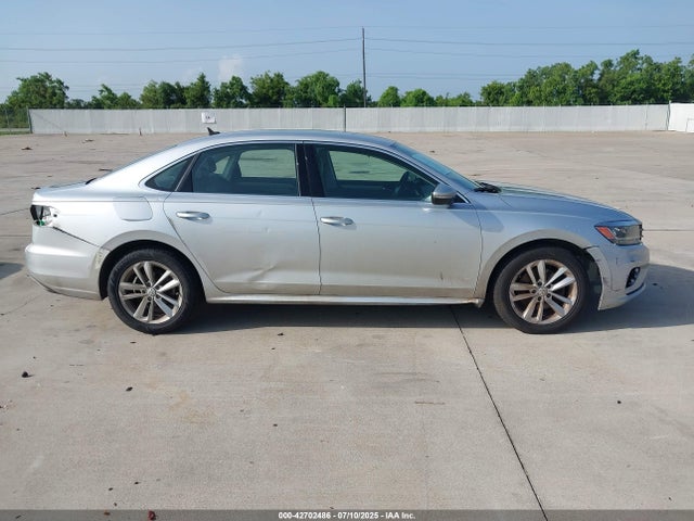 Volkswagen 2020 2020 1VWSA7A33LC008696 Image 13