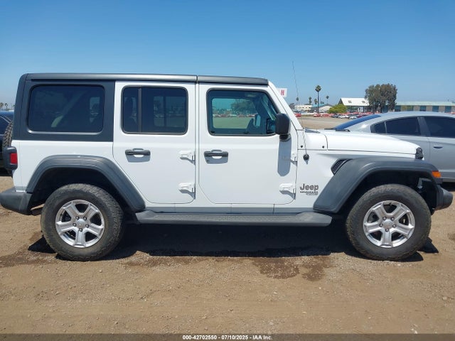 1C4HJXDG4JW319142 Jeep 2018
