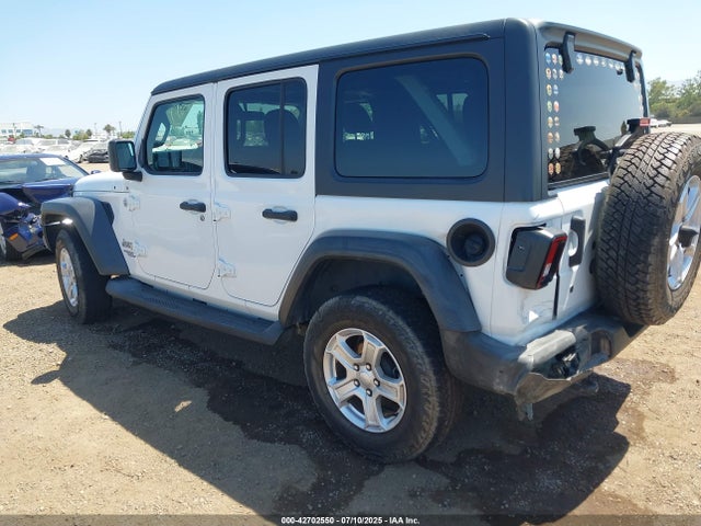 1C4HJXDG4JW319142 Jeep 2018