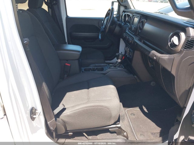 1C4HJXDG4JW319142 Jeep 2018