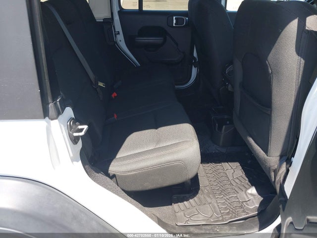 1C4HJXDG4JW319142 Jeep 2018