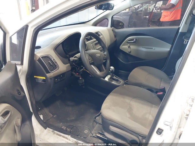 KNADM4A31G6648196 KIA RIO LX
