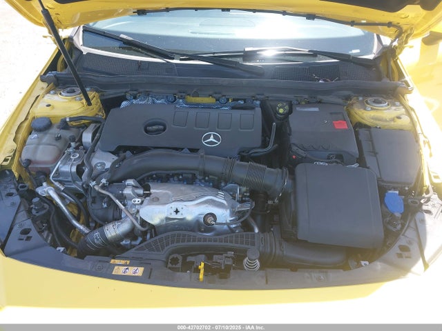 W1K5J4GB3NN271264 Mercedes-Benz m260