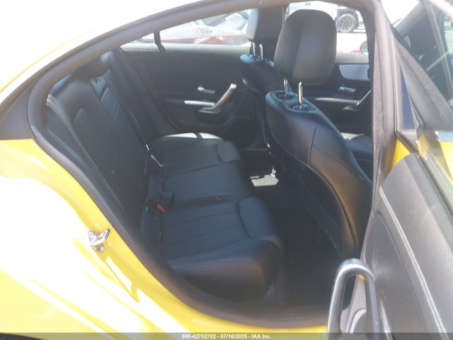 W1K5J4GB3NN271264 Mercedes-Benz m260