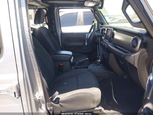 1C4HJXDG0MW697799 Jeep 2021