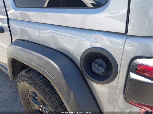 1C4HJXDG0MW697799 Jeep 2021
