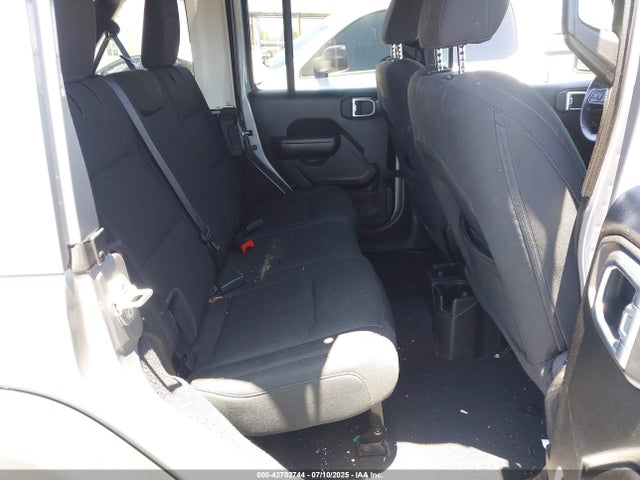 1C4HJXDG0MW697799 Jeep 2021