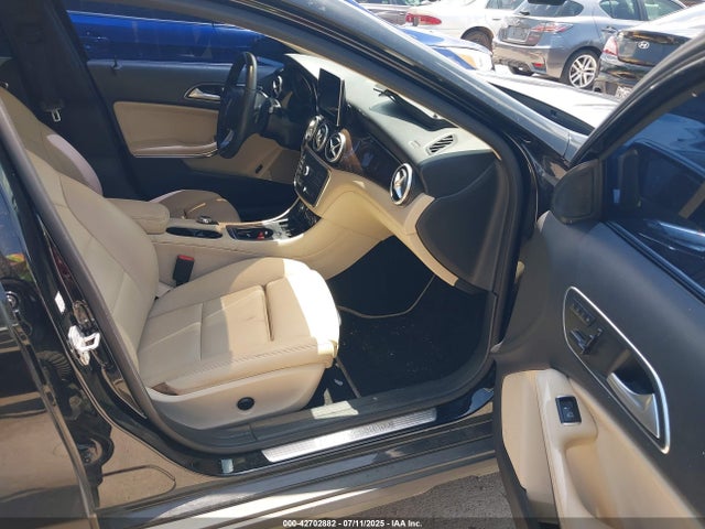 WDCTG4EB2HJ351065 Mercedes-Benz m270