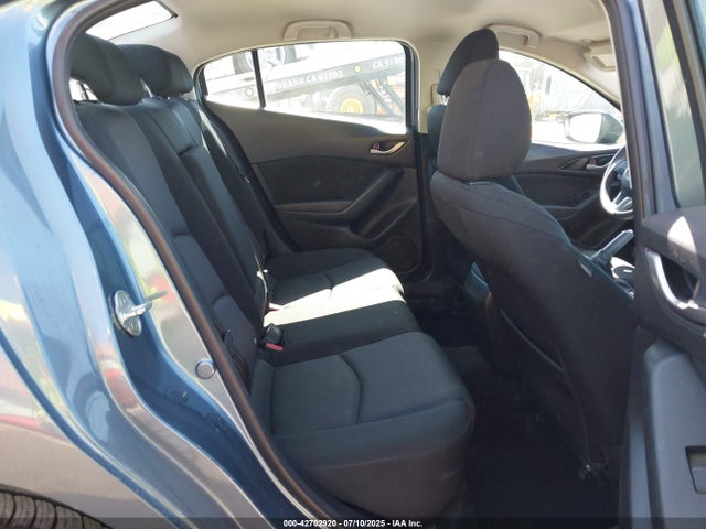 3MZBM1U75GM320123 Mazda pe