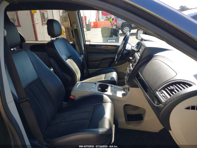 2C4RDGCG0KR802599 Dodge Grand Caravan