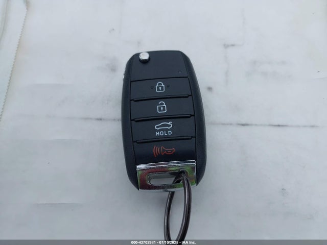 KNAGT4L32J5238372 KIA Optima Lx