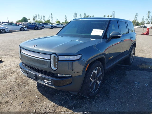 Rivian R1s 2024 7PDSGABA2RN031100 Image 2
