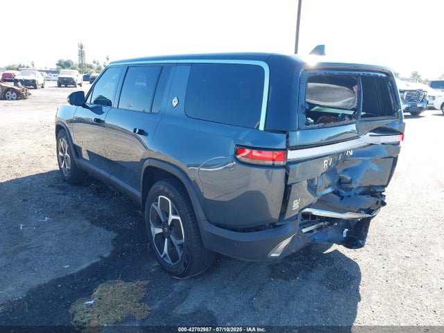 Rivian R1s 2024 7PDSGABA2RN031100 Image 3