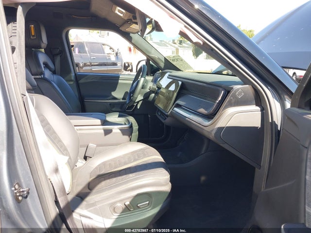 Rivian R1s 2024 7PDSGABA2RN031100 Image 5