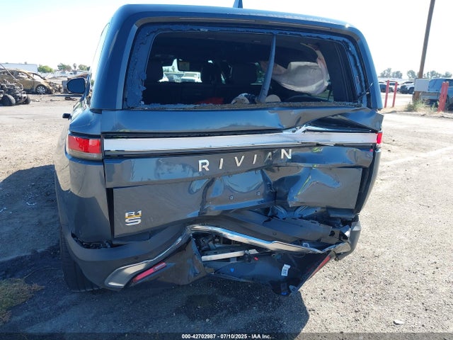 Rivian R1s 2024 7PDSGABA2RN031100 Image 6