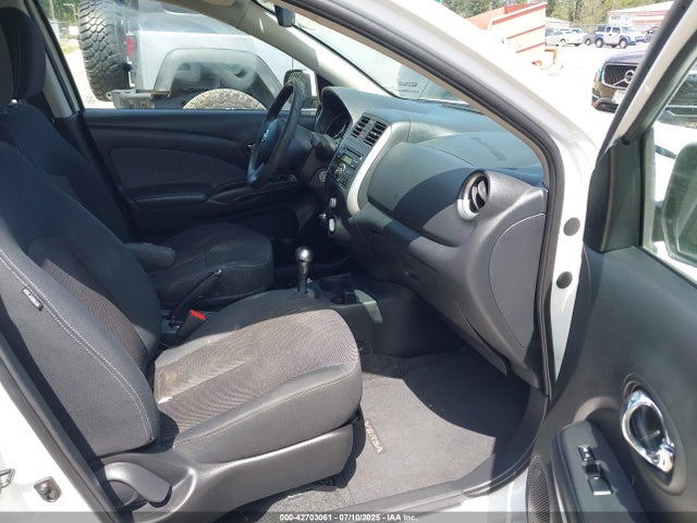 3N1CN7AP4EL825586 Nissan Versa