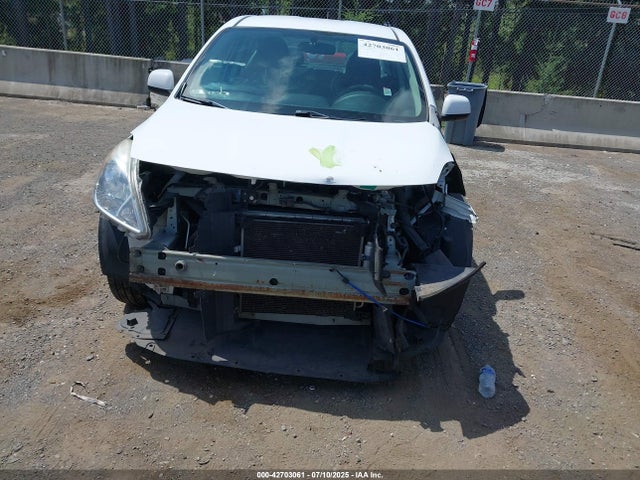 3N1CN7AP4EL825586 Nissan Versa