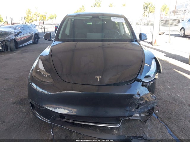 7SAYGDED0SF279233 Tesla Model Y