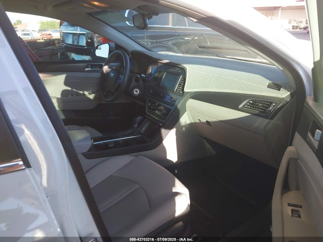 5NPE34AF9HH479928 Hyundai 2017