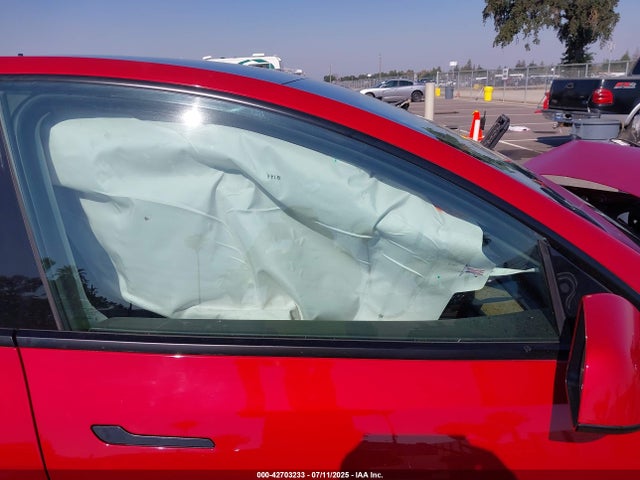 2021 TESLA MODEL Y 5YJYGDEEXMF213801 Photo 4