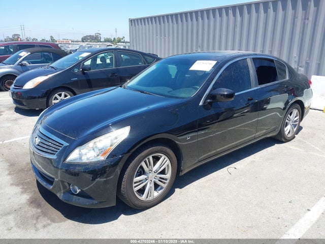 Infiniti 2015 2015 JN1CV6AP6FM501654 Image 2