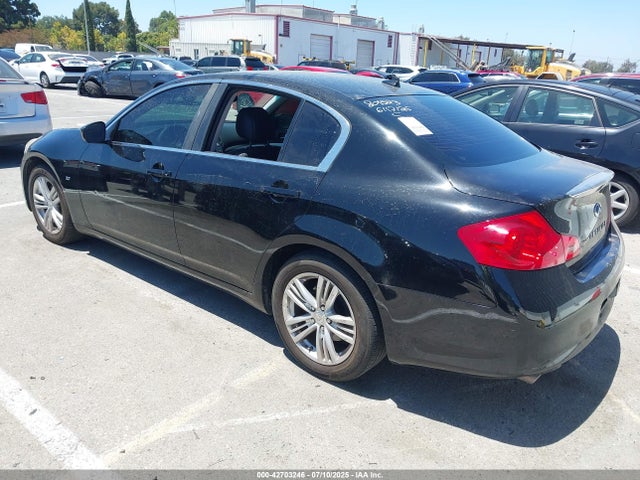 Infiniti 2015 2015 JN1CV6AP6FM501654 Image 3